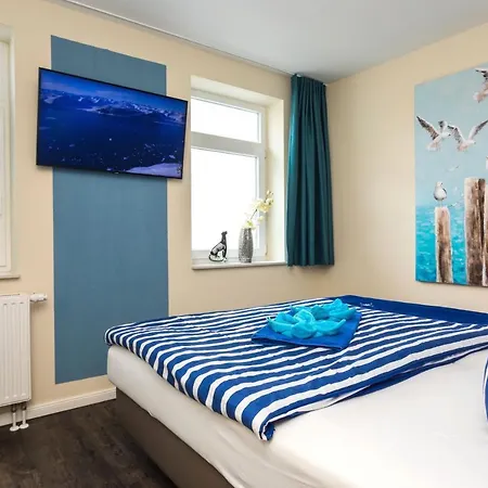 Marin 12 Willa Zinnowitz